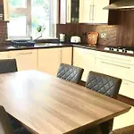 Shangri-la Large Family Townhouse Free Carpark Casa vacanze