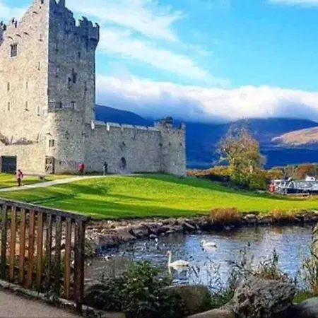 Shangri-la Large Family Townhouse Free Carpark Dom wakacyjny *