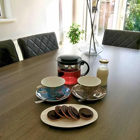 Shangri-la Large Family Townhouse Free Carpark *