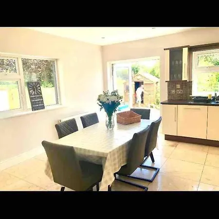 Shangri-la Large Family Townhouse Free Carpark * Killarney