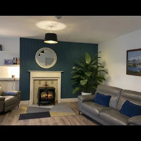 Shangri-la Large Family Townhouse Free Carpark Holiday home