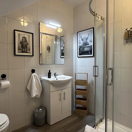 Shangri-la Large Family Townhouse Free Carpark Casa vacanze *