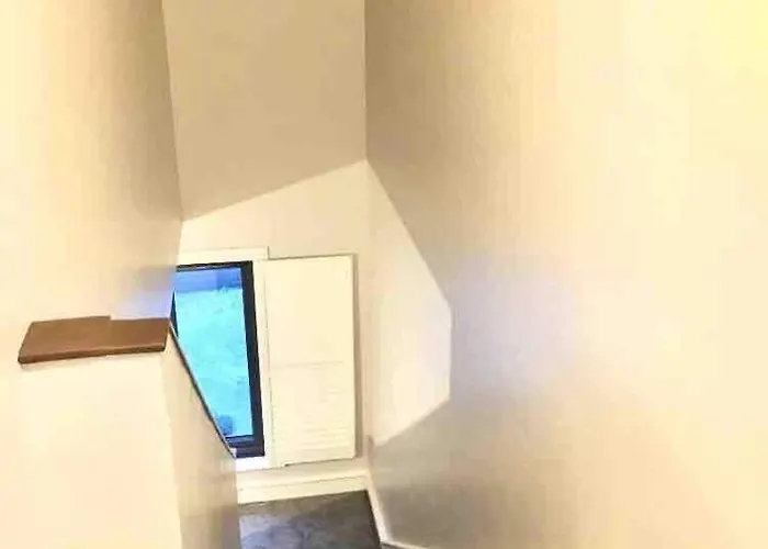 Shangri-la Large Family Townhouse Free Carpark *