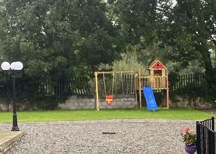 Shangri-la Large Family Townhouse Free Carpark Дом отдыха *