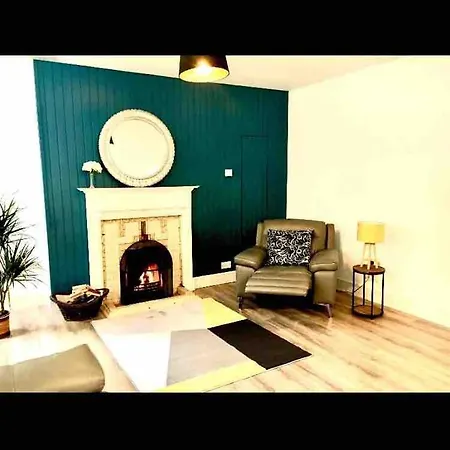 Shangri-la Large Family Townhouse Free Carpark 別荘 キラーニー