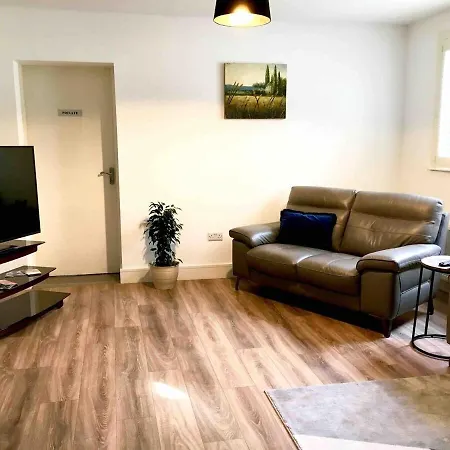 Shangri-la Large Family Townhouse Free Carpark キラーニー