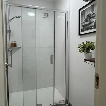 別荘 Shangri-la Large Family Townhouse Free Carpark *