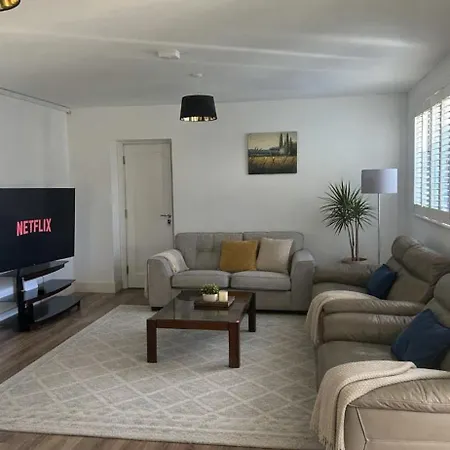 別荘 Shangri-la Large Family Townhouse Free Carpark